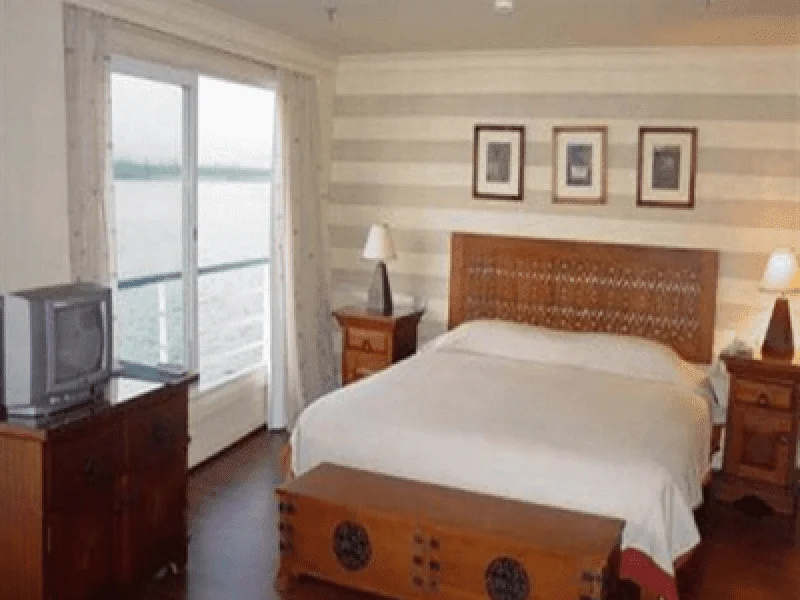 Spacious suite with panoramic views on Al Kahila Nile Cruise