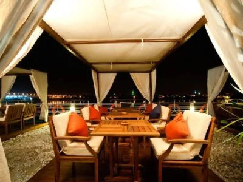 Farah-Nile-Cruise
