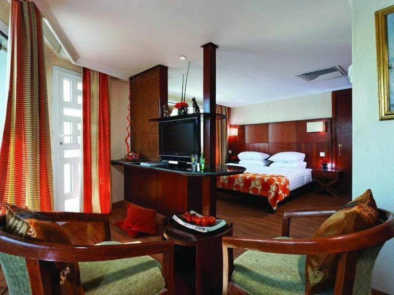 MS Radamis I Nile Cruise deluxe suite with large windows