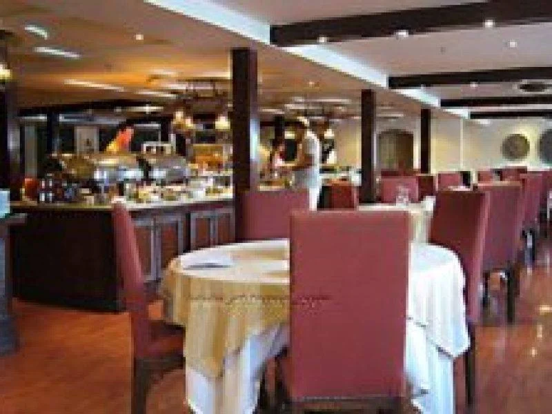 Luxury double cabin onboard Al Kahila Nile Cruise