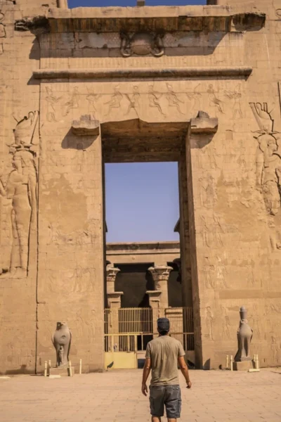 Edfu Temple horse carriage ride – private Egyptologist guide