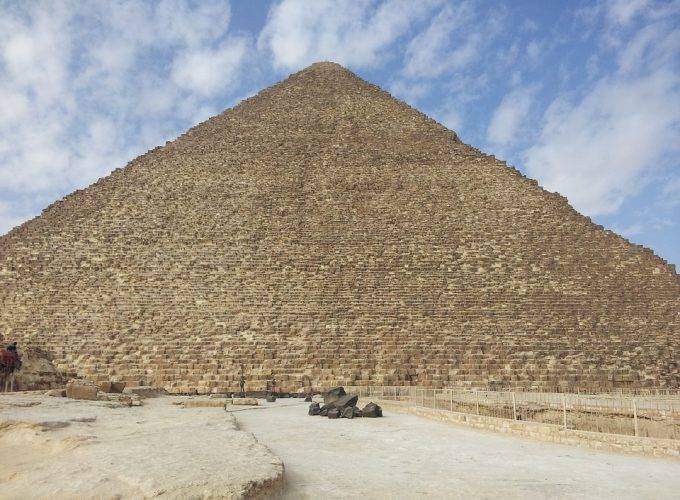 Giza Pyramids 520