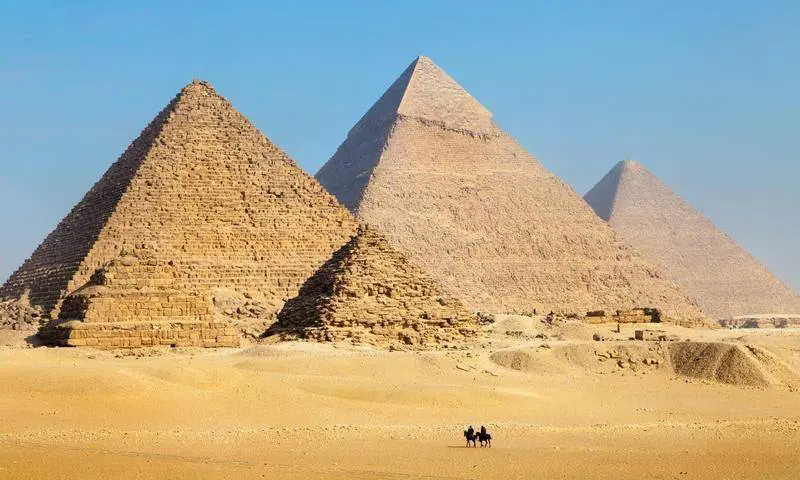 Day 03: Egyptian Pyramids Tour