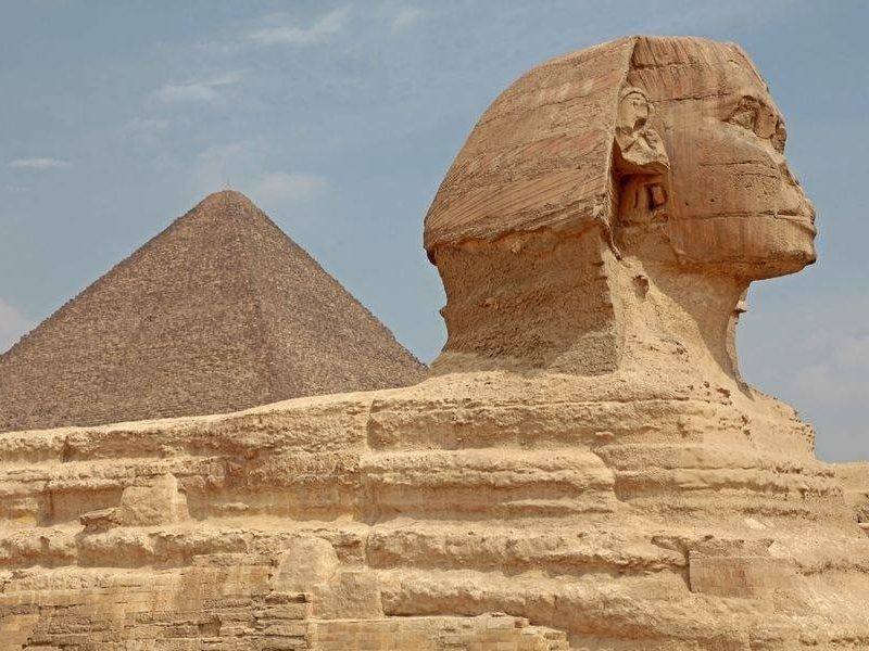 Iconic view of the Sphinx and Pyramid of Khafre on Cairo excursion from Hurghada