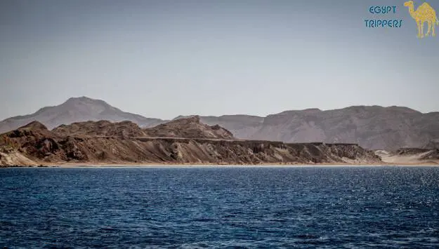 How to reach the islands of Tiran and Sanafir?