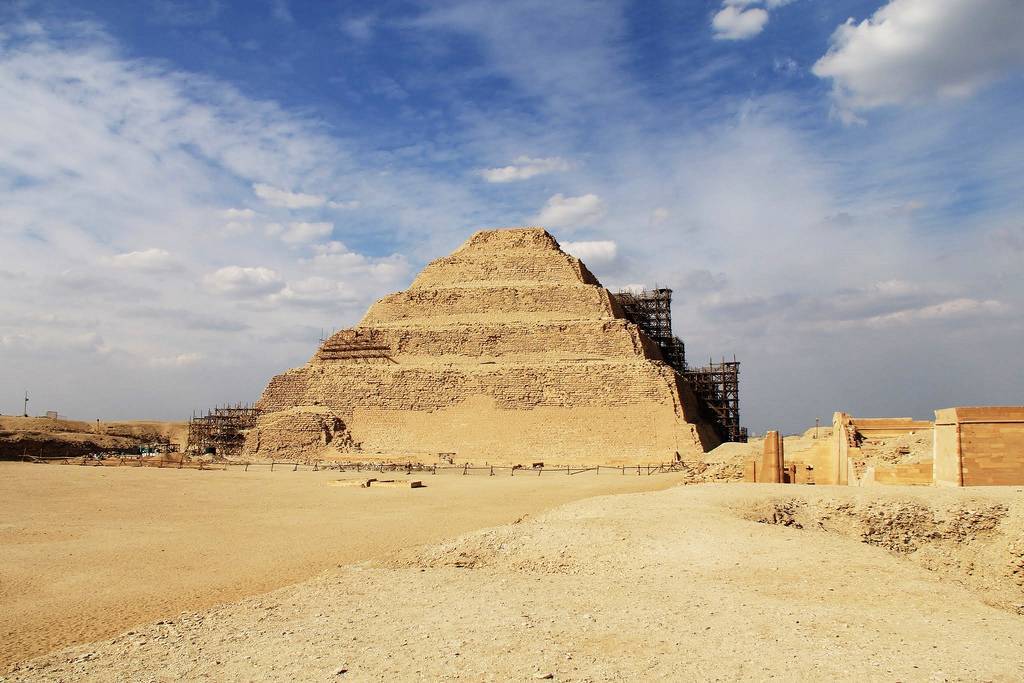 3rd day:  Trip to Memphis' historic Old City and the Djoser Pyramid.