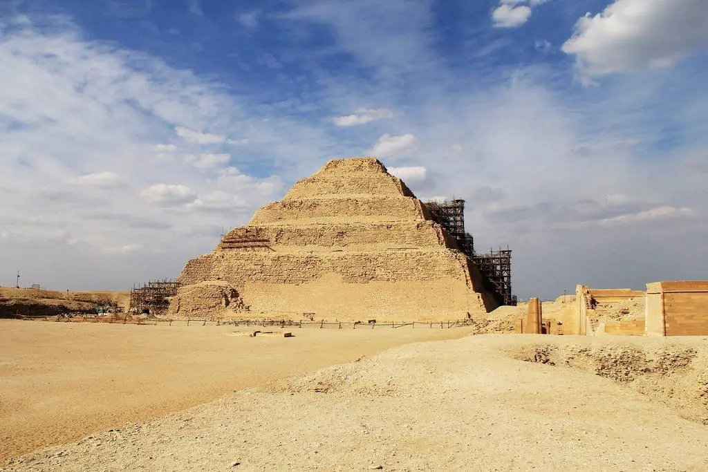 3rd day:  Trip to Memphis' historic Old City and the Djoser Pyramid.