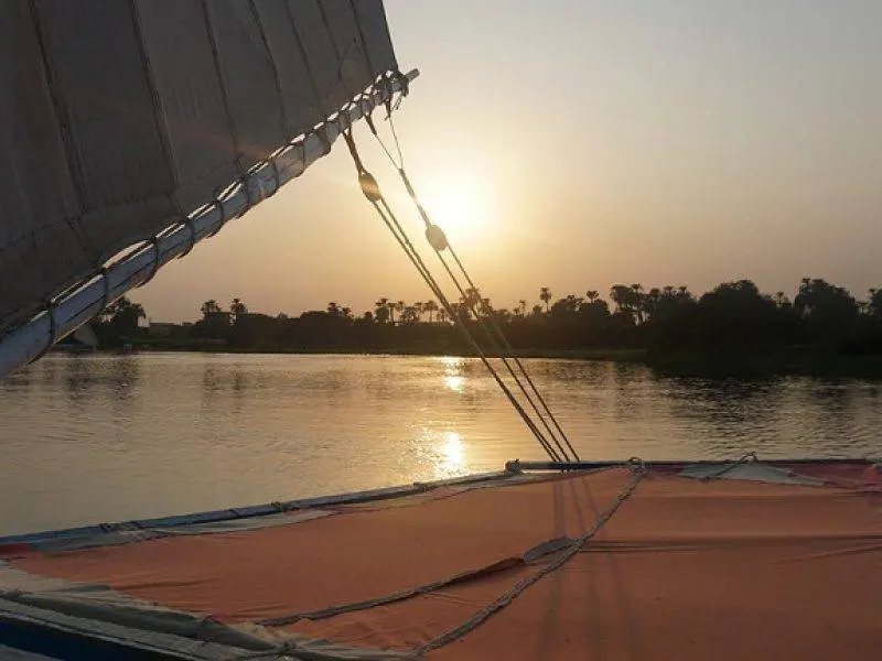 sunset-felucca-boat-luxor-river-nile