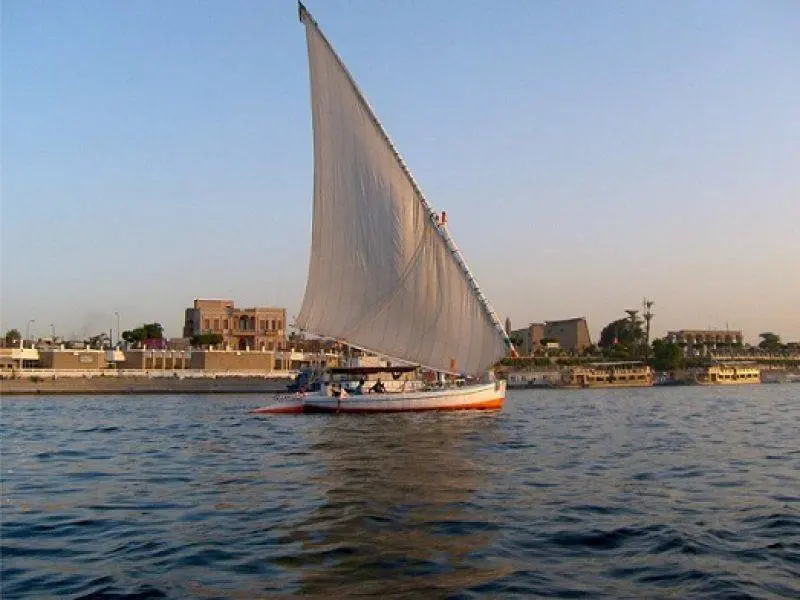 private-felucca-tour-luxor-banana-island