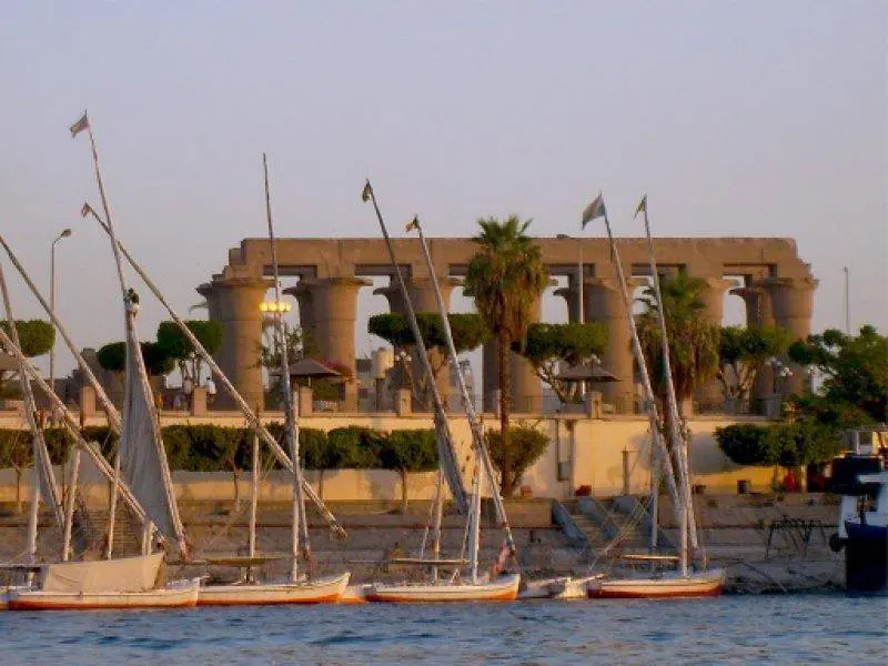 felucca-boat-tour-luxor-nile-river-experience