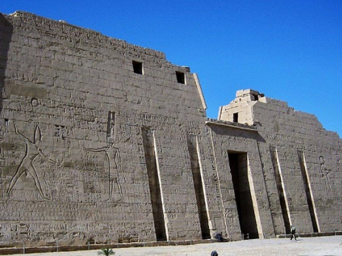 Ramesseum Temple, Habu Temple, and Valley of the Nobles Day Tour