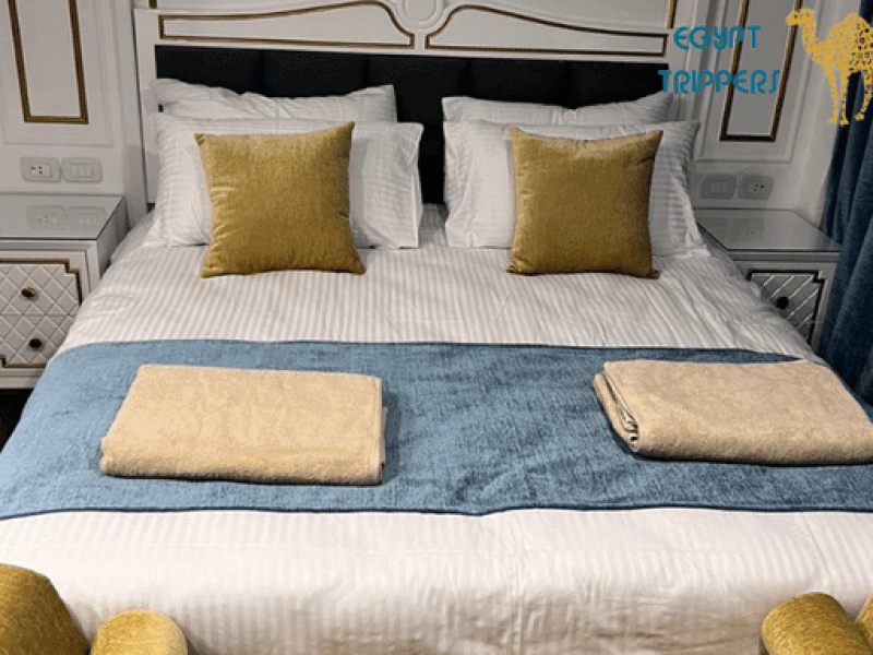 La Rose Dahabiya Kingsize bed