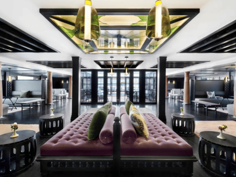 Lounge Bar
