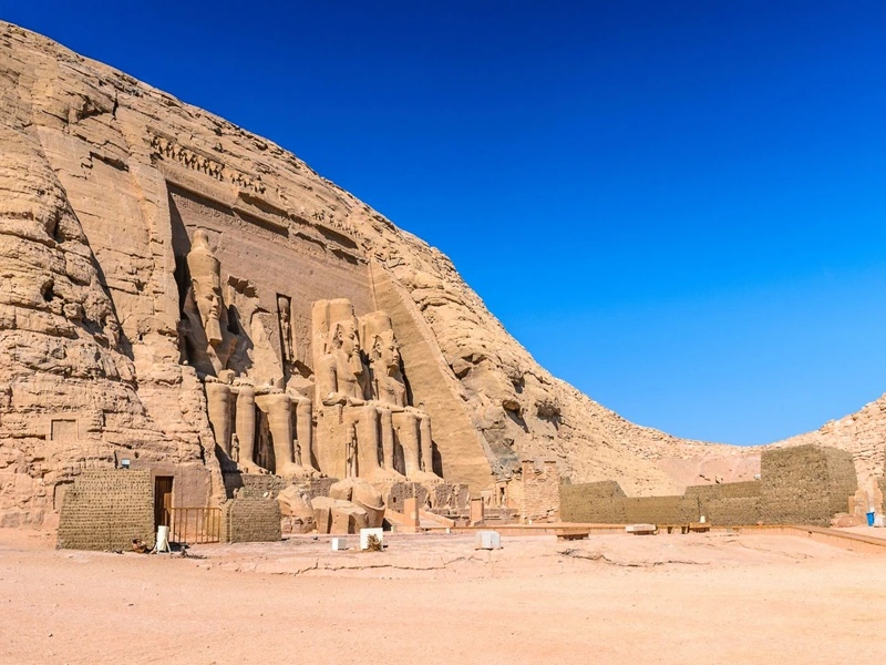 Outside view of abu simbel